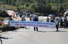 Protesto por melhorias e duplicação da Ponte do Ibicuí