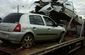 Colisão frontal deixa três pessoas feridas em Catanduvas