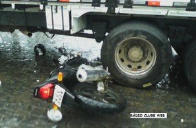 Colisão deixa motociclista gravemente ferido em Videira