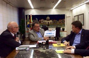 Reitores discutem bolsas, inovação e pesquisa com governador