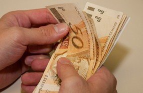 Temer deixa para sucessor definir novo salário mínimo
