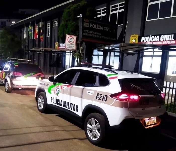 Casal é detido após briga com agressões físicas dentro do carro em Joaçaba