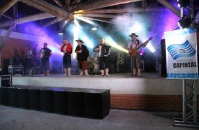Funcionários públicos ganham festa no Dia do Trabalhador