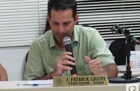 Vereador quer cumprimento da lei que determina limpeza de terrenos baldios