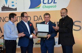 Encontro da imprensa reuniu 520 profissionais e homenageou veteranos