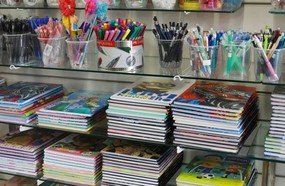 Procon Estadual realiza pesquisa de preços de material escolar