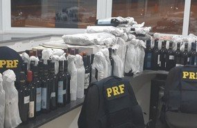 PRF apreende mais de 340 garrafas de vinho na BR-282