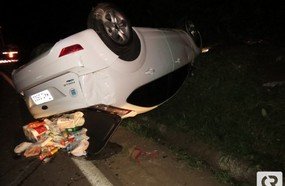 Casal fica ferido após capotar veículo na BR-282 em Joaçaba