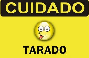 Indivíduo se masturba em veículo ao ver mulheres caminhando