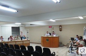 Oito vereadores contrariam parecer do TCE e aprovam contas do prefeito