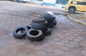 Vigilância recolhe 250 pneus em combate ao Aedes Aegypti