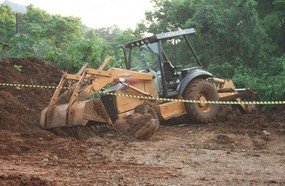 Funcionário de Prefeitura morre ao ser atingido por retroescavadeira