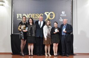 Funcionários da Unoesc e HUST recebem homenagens