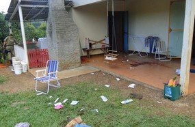 Homem que atirou na esposa, filha e sogro vai a júri popular