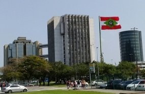 Judiciário prorroga a suspensão do atendimento presencial até 2 de maio 