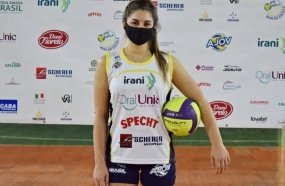 Atleta formada na AJOV é contratada pela Amavolei de Maringá