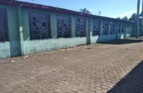 Alunos denunciam em vídeo abandono de escola em Vargem Bonita