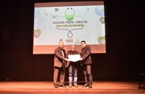 Profissionais que atuaram na Covid-19 são homenageados 
