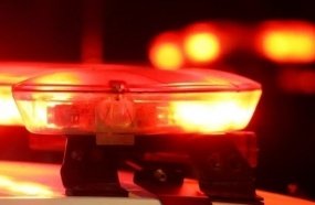 Homem encontra o carro sem as placas e com os quatro pneus furados 