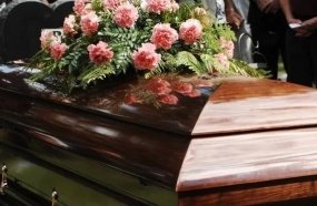 Funerária é condenada por levar corpo a velório errado 