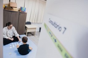 Dia Mundial do Autismo: Estado amplia assistência e destaca lei para diagnóstico tardio