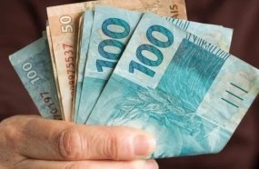 INSS começa a pagar 13º para quem recebe acima do salário mínimo