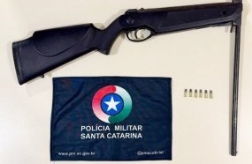 Homem é preso após ser flagrado com espingarda de pressão modificada 