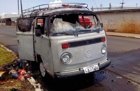 Kombi pega fogo em Campos Novos