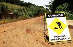 Amabile Falavinha é preparada para receber pavimentação