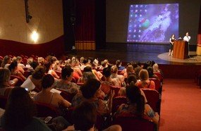 Professores do ensino fundamental são recepcionados com palestra
