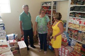 Doação: CDL repassa recursos e alimentos ao hospital São Roque