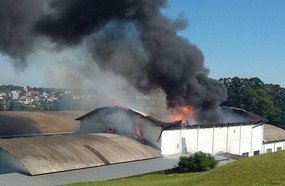 Incêndio atinge depósito da Aurora em Chapecó