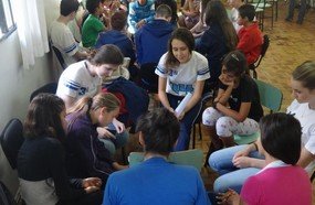 Alunos do Colégio Marista desenvolvem projeto em escola de Herval d’Oeste