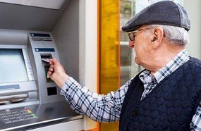 INSS começa a pagar a primeira parcela do 13º dos aposentados