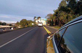 PRF flagra casa sendo transportada por caminhão em Chapecó