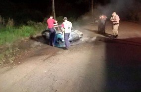 Veículo pega fogo em Piratuba: incêndio pode ter sido criminoso