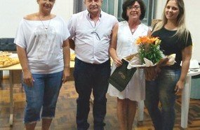 Servidora aposentada da Secretaria de Saúde é homenageada